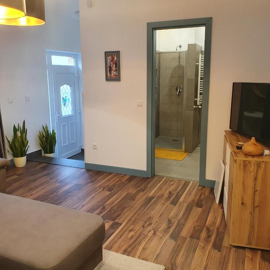 Jegmadar Apartman Debrecen Buitenkant foto