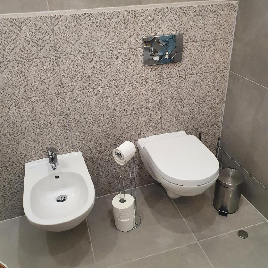 Jegmadar Apartman Debrecen Buitenkant foto